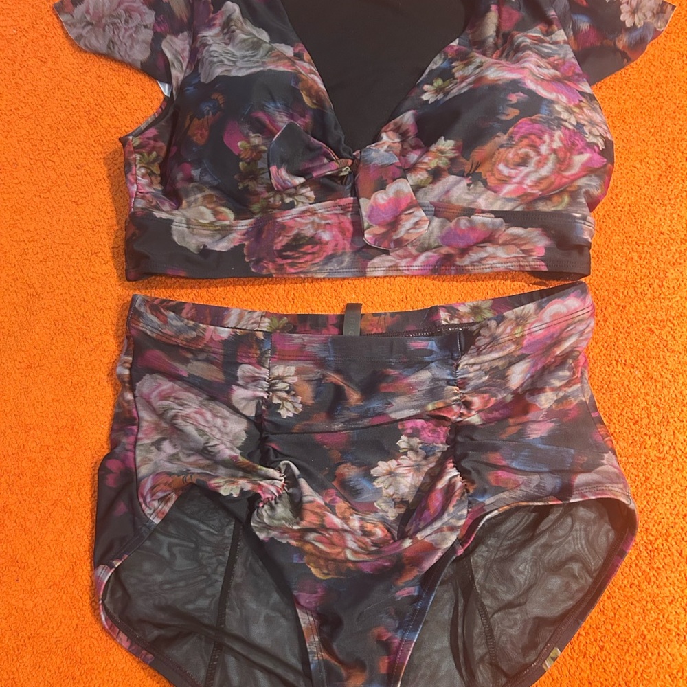 TORRID 2 pc swim suit sz 0